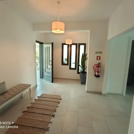 Luar Tatil Evi